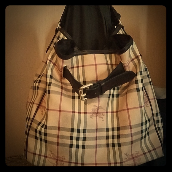 Burberry hobo - Picture 1 of 4